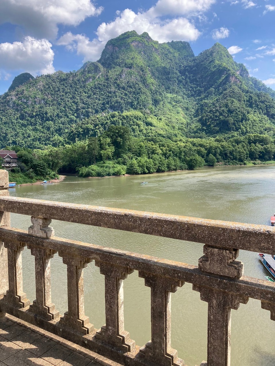 Laos - Ngoi - 