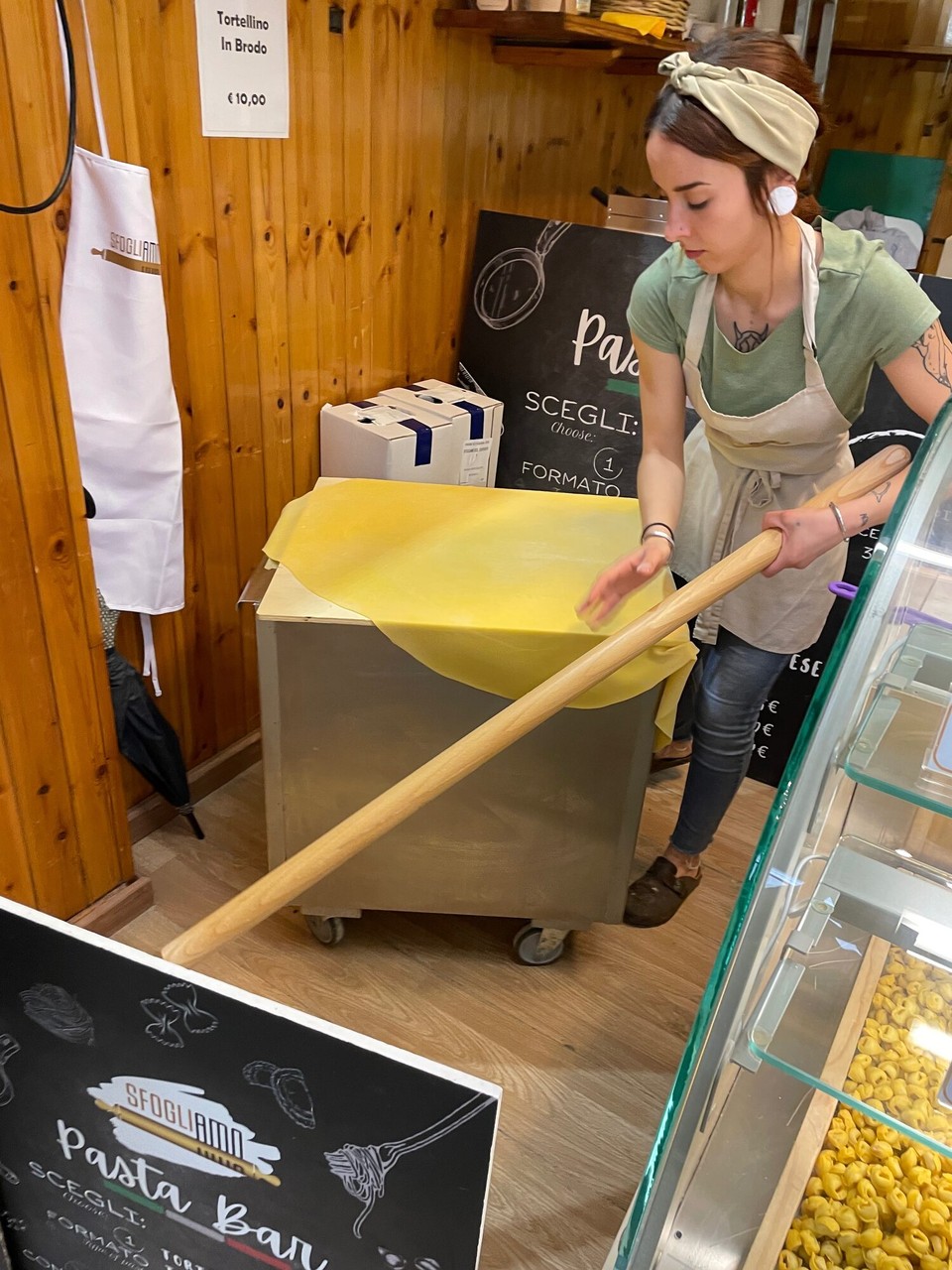 Italien - Bologna - Eindrücke aus der Markthalle - Nudeln überall
