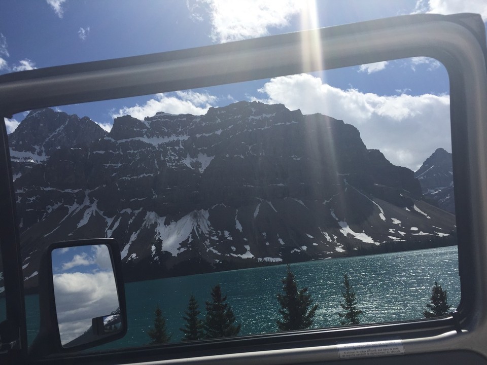 Canada - Athabasca Glacier to Lake Louise - Nog een mooi meer, met een mooie berg op de achtergrond.