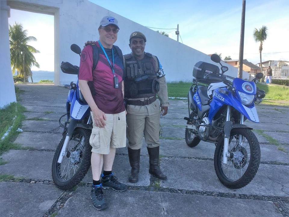 Brasilien - Salvador - Erwins Schwäche für Motorrad–Polizisten 