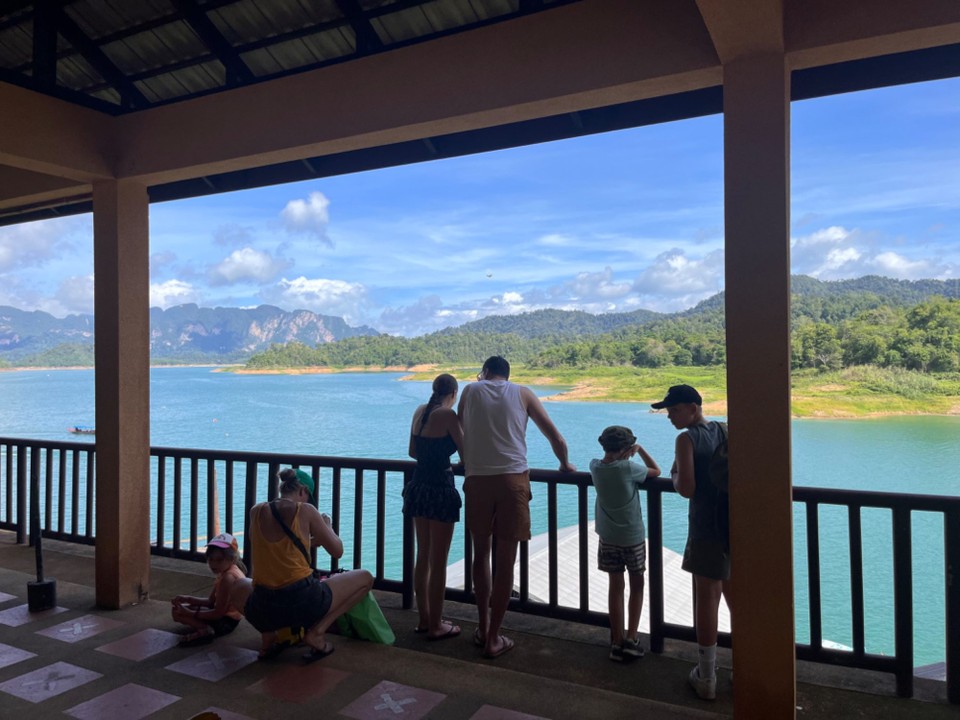 Thailand - Phanom - Eine holländische Familie mit zwei Mädels haben uns begleitet. 