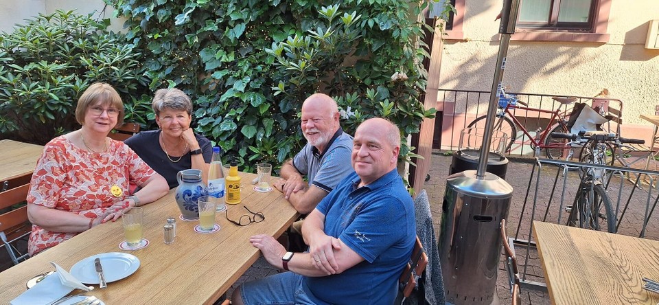 Deutschland - Frankfurt am Main - Ein netter Abend mit Karin und Gerd im Kanonesteppel