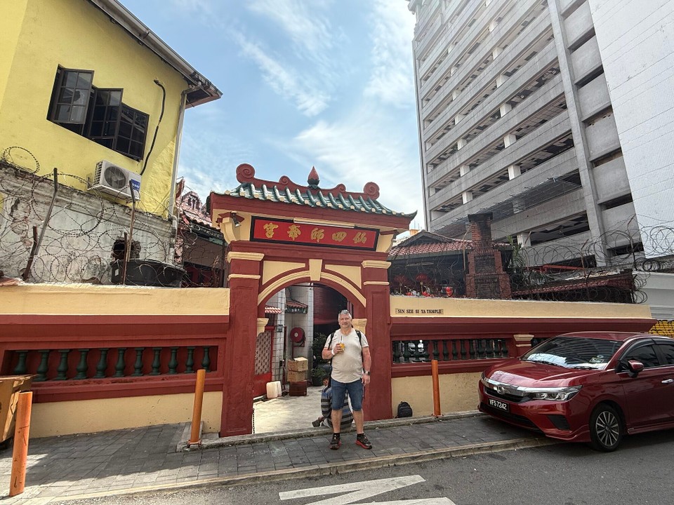 Malaysia - Kuala Lumpur - KL ältester taoistischer Tempel von 1864. Ist wie ein lebensgroßes Räucherhaus.