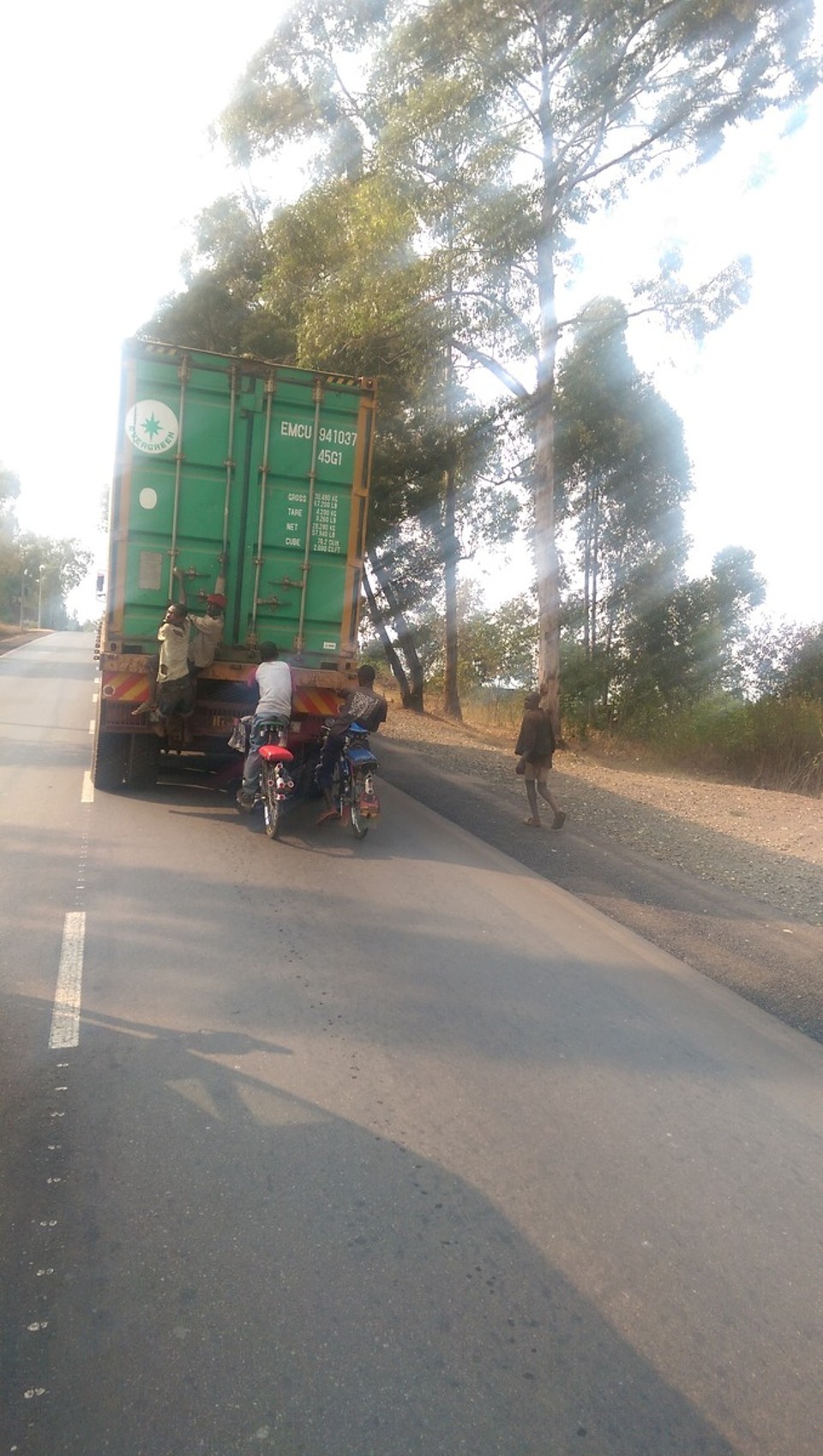 Ruanda - Kigali - Wer braucht schon ein Elektofahrrad....