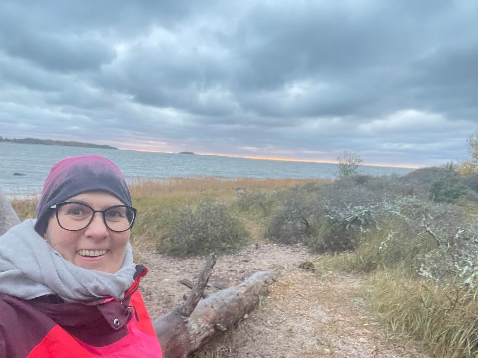 Finnland - Reila - Dick eingepackt am Strand 