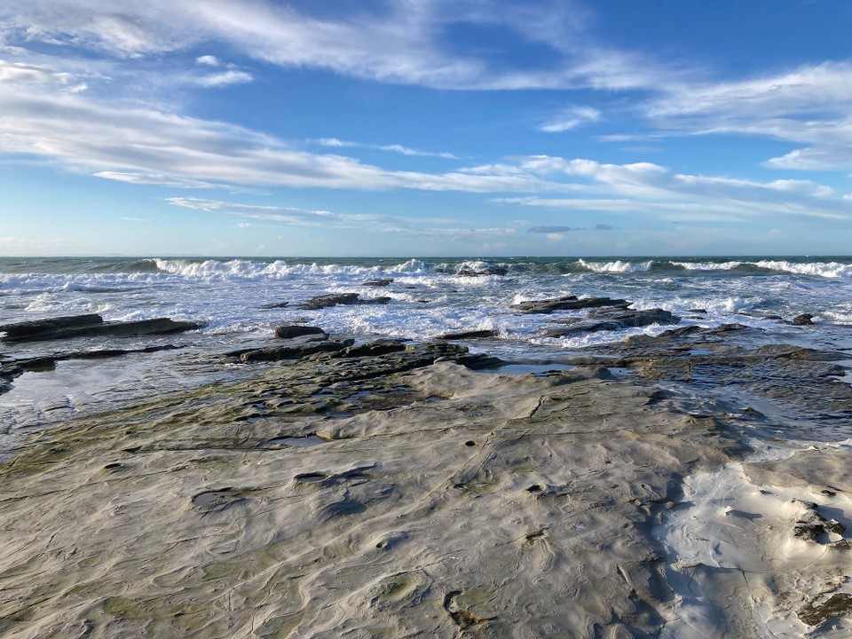 Neuseeland - Mahia - Super windig und wellig auf der einen Seite und …