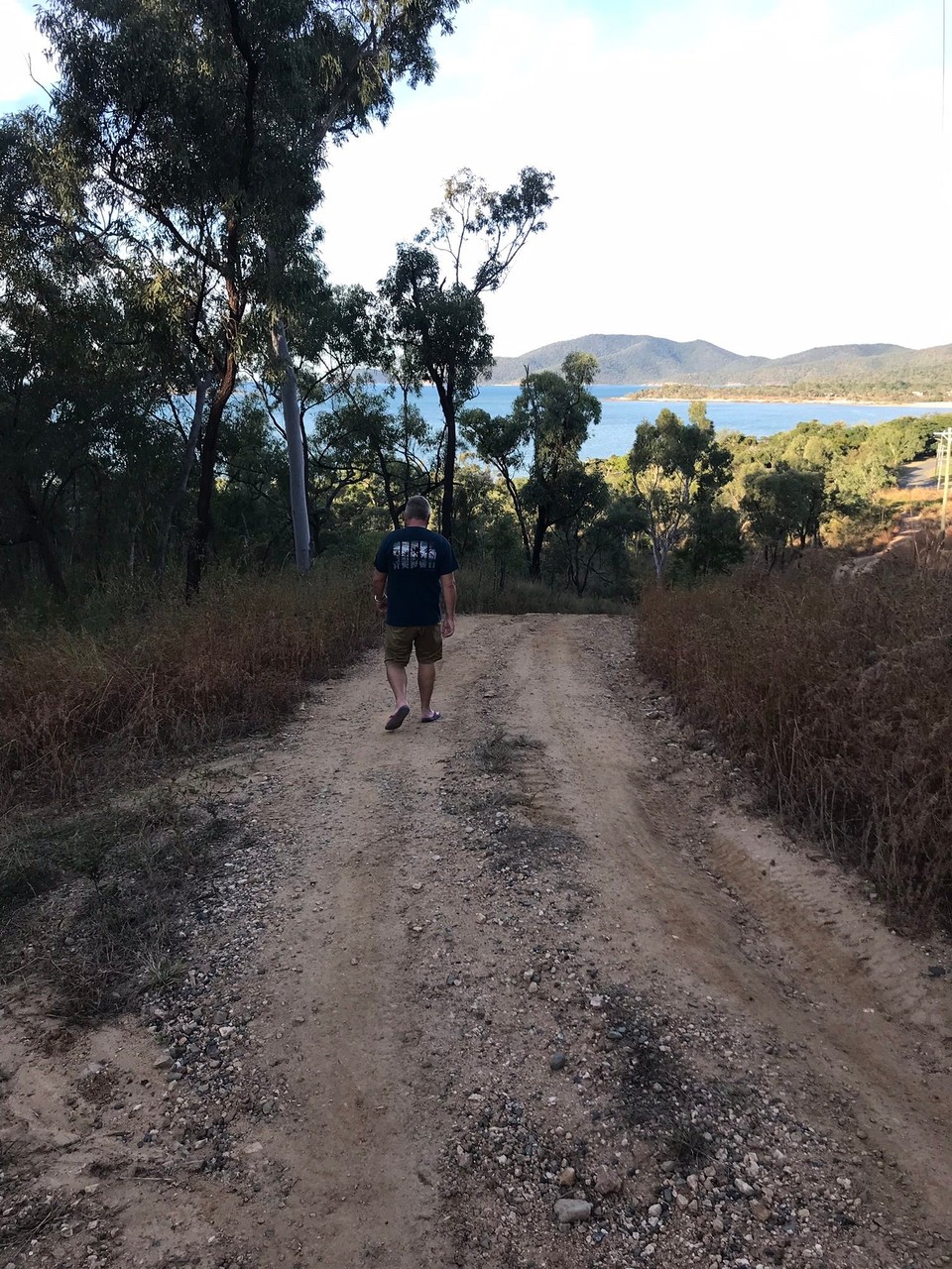 Australia - Hideaway Bay - Just a bush walk to The pub!