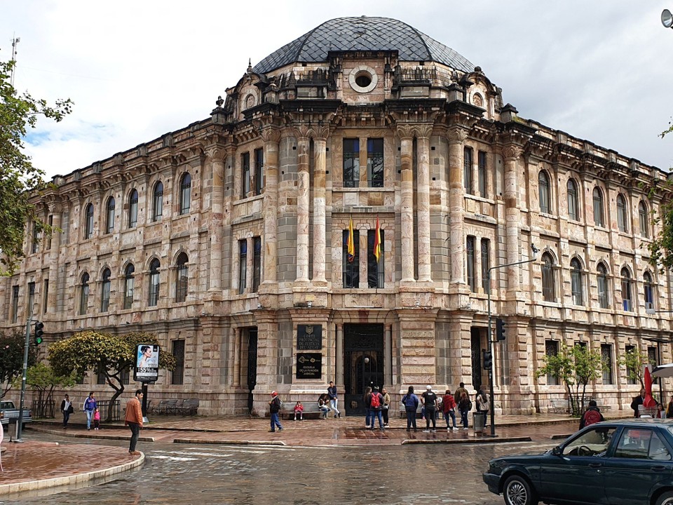 Ecuador - Cuenca - Pretty building