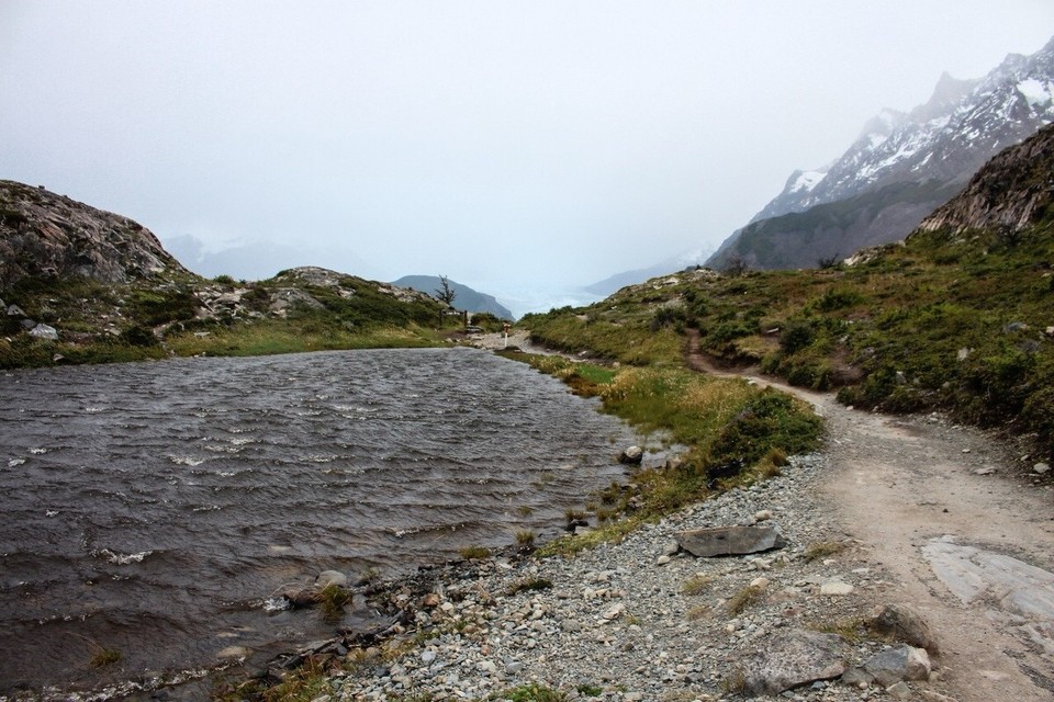 Chile - Torres del Paine - Unterwegs wurde es immer stürmischer und regnete heftig 