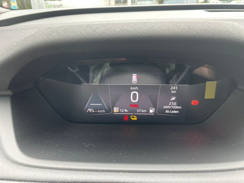 Italien - Meran - Beim 2. Laden wird es höchste Zeit, nurnoch 37 Km Reichweite..