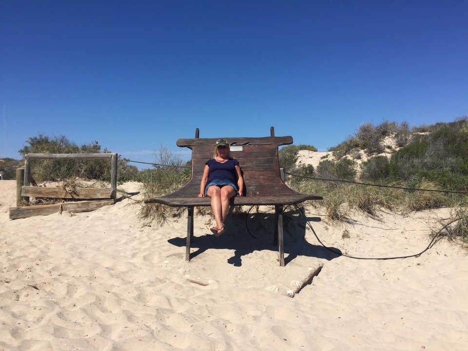  - Australia, Exmouth - Seating around in Bundegi beach!