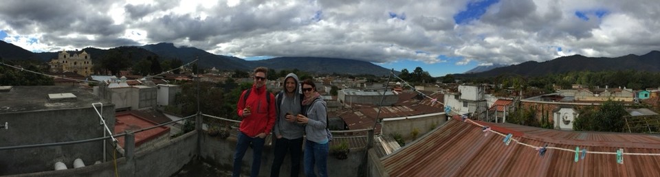 Guatemala - La Antigua Guatemala - Auf der Dachterrasse unseres Hotels mitten in Antigua