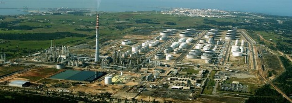  - Portugal, Sines, Raffinerien - 