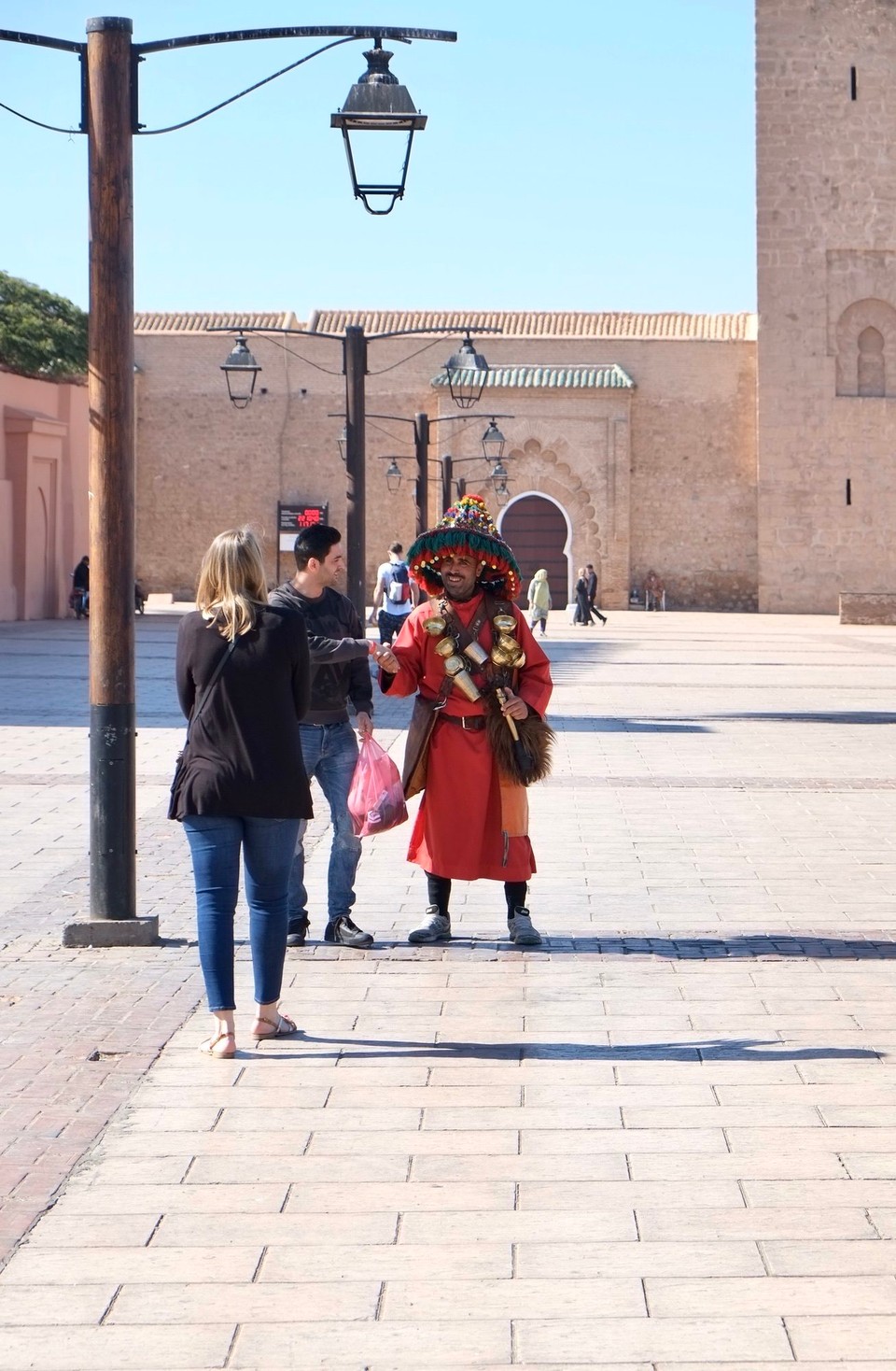 Marokko - Méchouar Kasba - Wasserverkäufer mit Kupferbechern