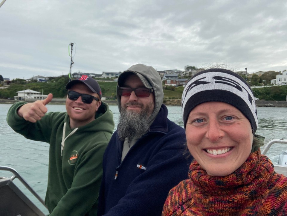 Neuseeland -  - Ausflug beendet - John und Sam sind mit unserem Fang mehr als zufrieden! 😎