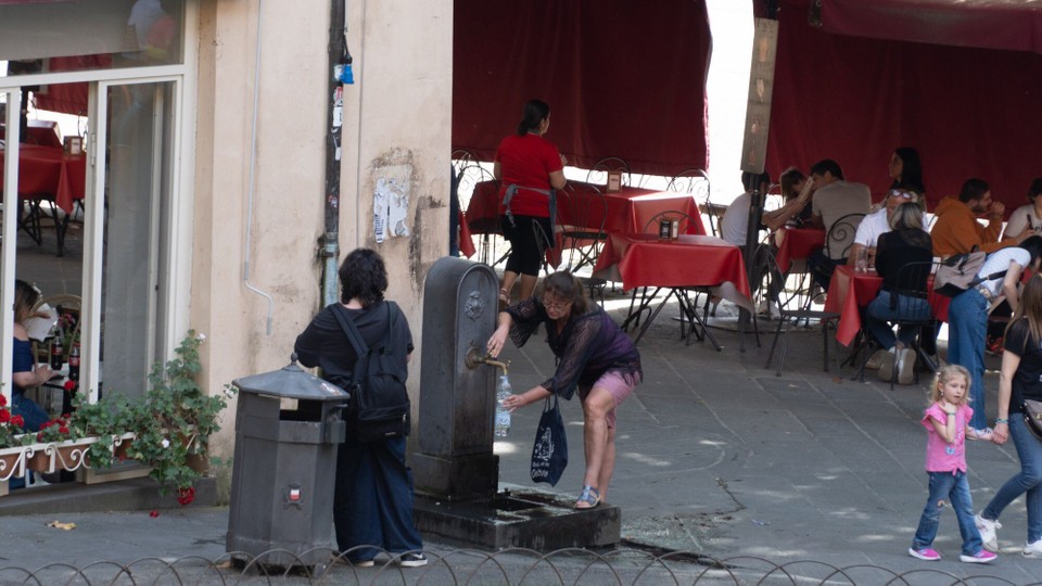 Italien - Lucca - Tägliches Wasserhohlen
