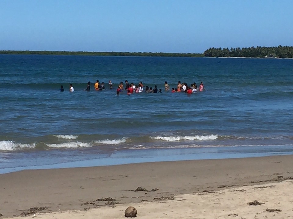  - Gubat, Sorsogon - Them kids waiting for the 5th wave