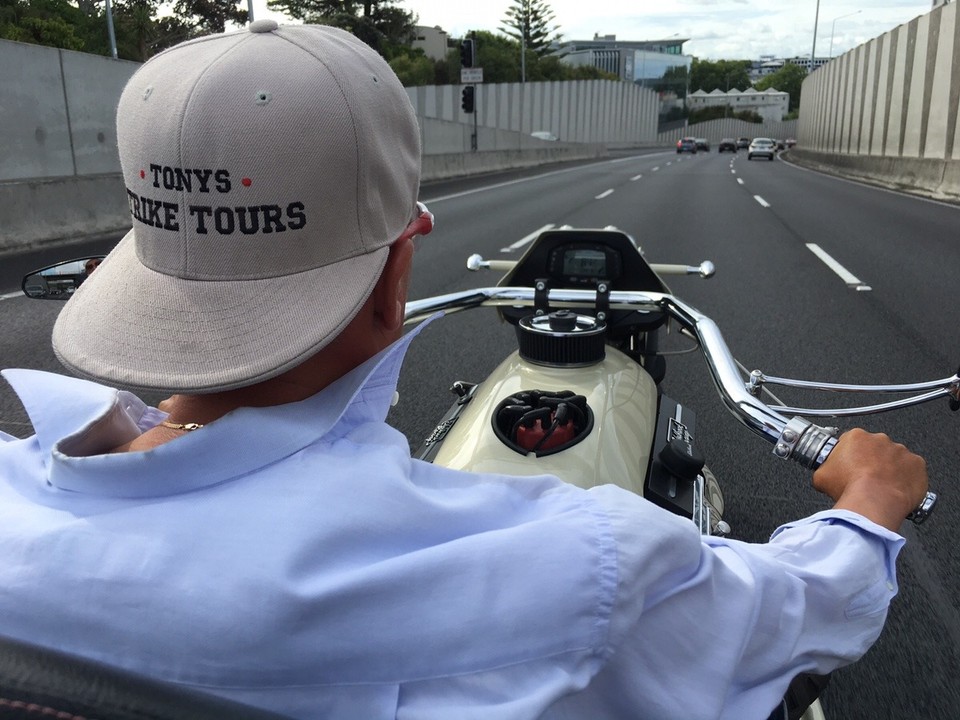 Neuseeland - Auckland - Aber dann zeigte uns Toni was sein Bike drauf hat