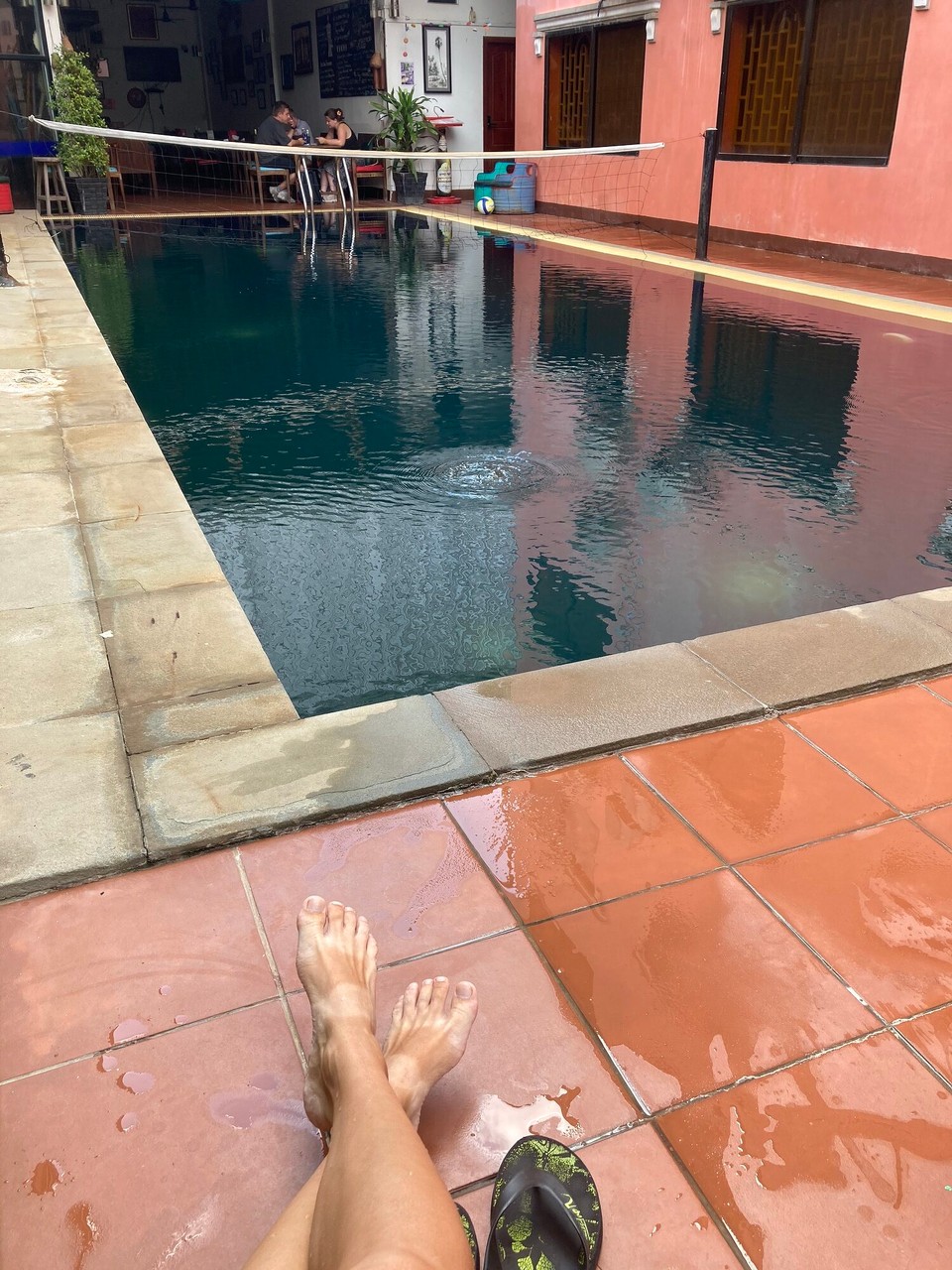 Kambodscha - Siem Reap - Schwimmeinheit am Morgen vertreibt Kummer und Sorgen 🥳