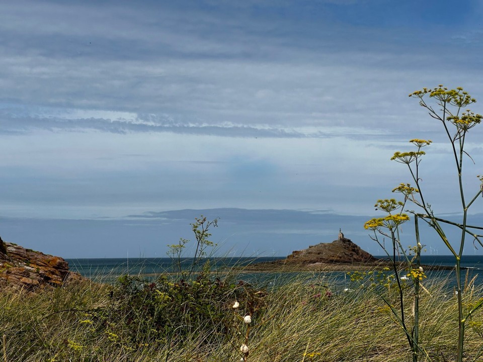 Frankreich - Erquy - Diese Insel ist nur bei Ebbe zu erreichen