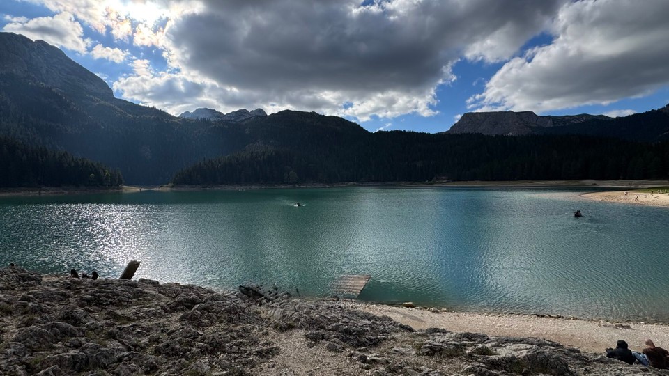Montenegro - Plužine - Den Abschluss unserer heutigen Tour war der Schwarze See (Crno jezero), der bekannteste Gletschersee im Durmitor-Nationalpark. Der See liegt auf einer Höhe von 1416 m.