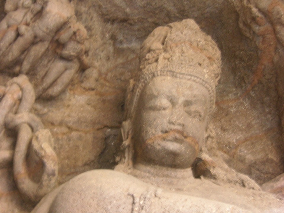 Indien - Mumbai - Skulptur im Shiva-Tempel, Weltkulturerbe