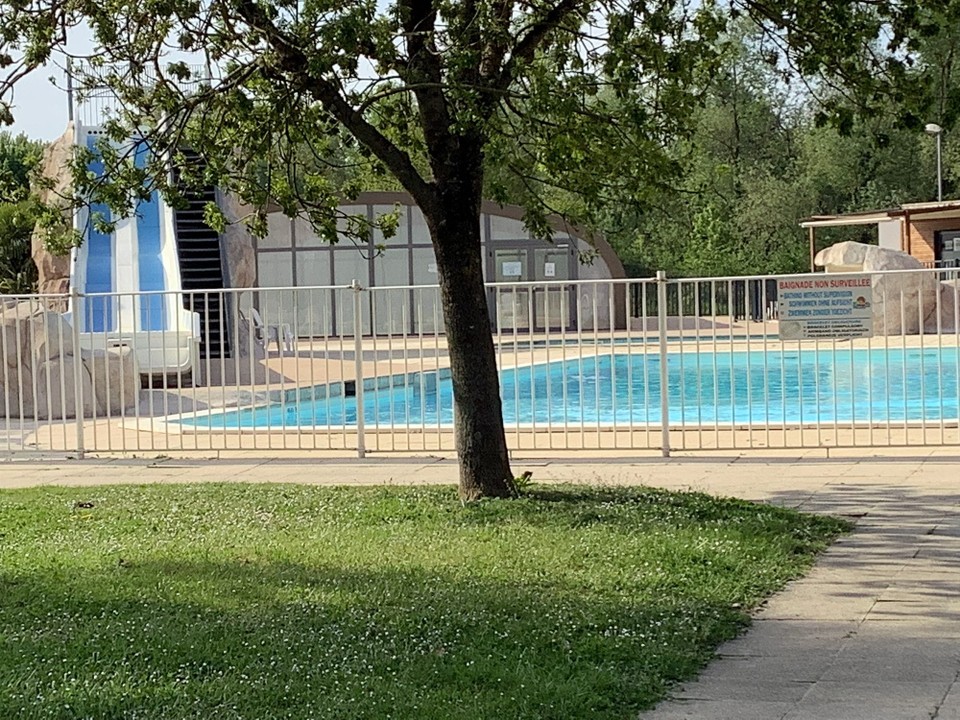 Frankreich - Anse - …,einem tollen Freibad…