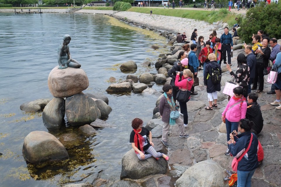 Dänemark - Kopenhagen - Den Lille Havfrue - Chinesische Invasion