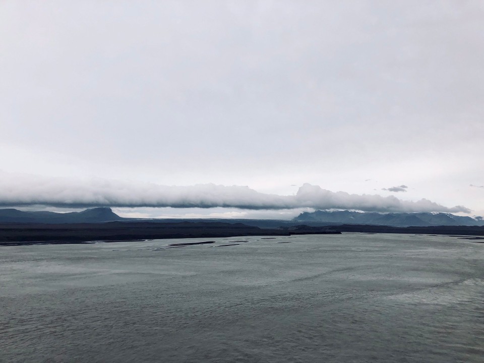 Island - Sveitarfélagið Hornafjörður - Nun geht es über den Fluss Gígjukvísl.