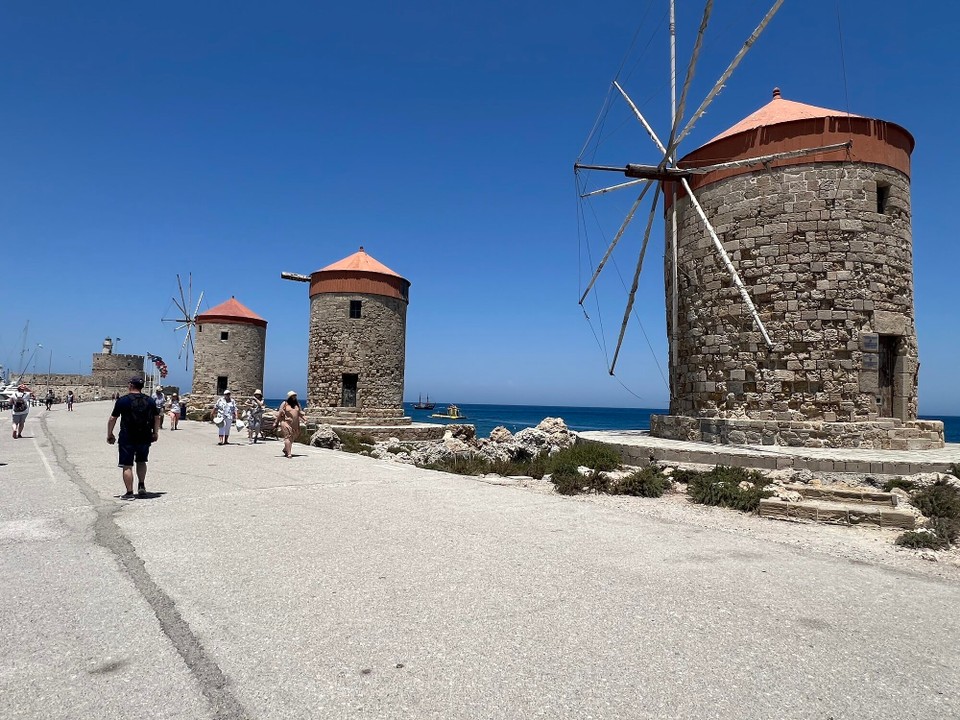 Griechenland - Rodos - Mole mit 3 Windmühlen 