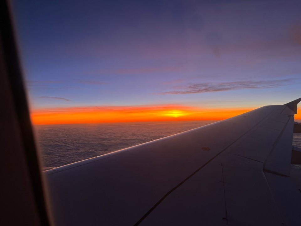 Spanien - Estellencs - Sonnenaufgang auf dem Rückflug und damit:
 Adiós Mallorca