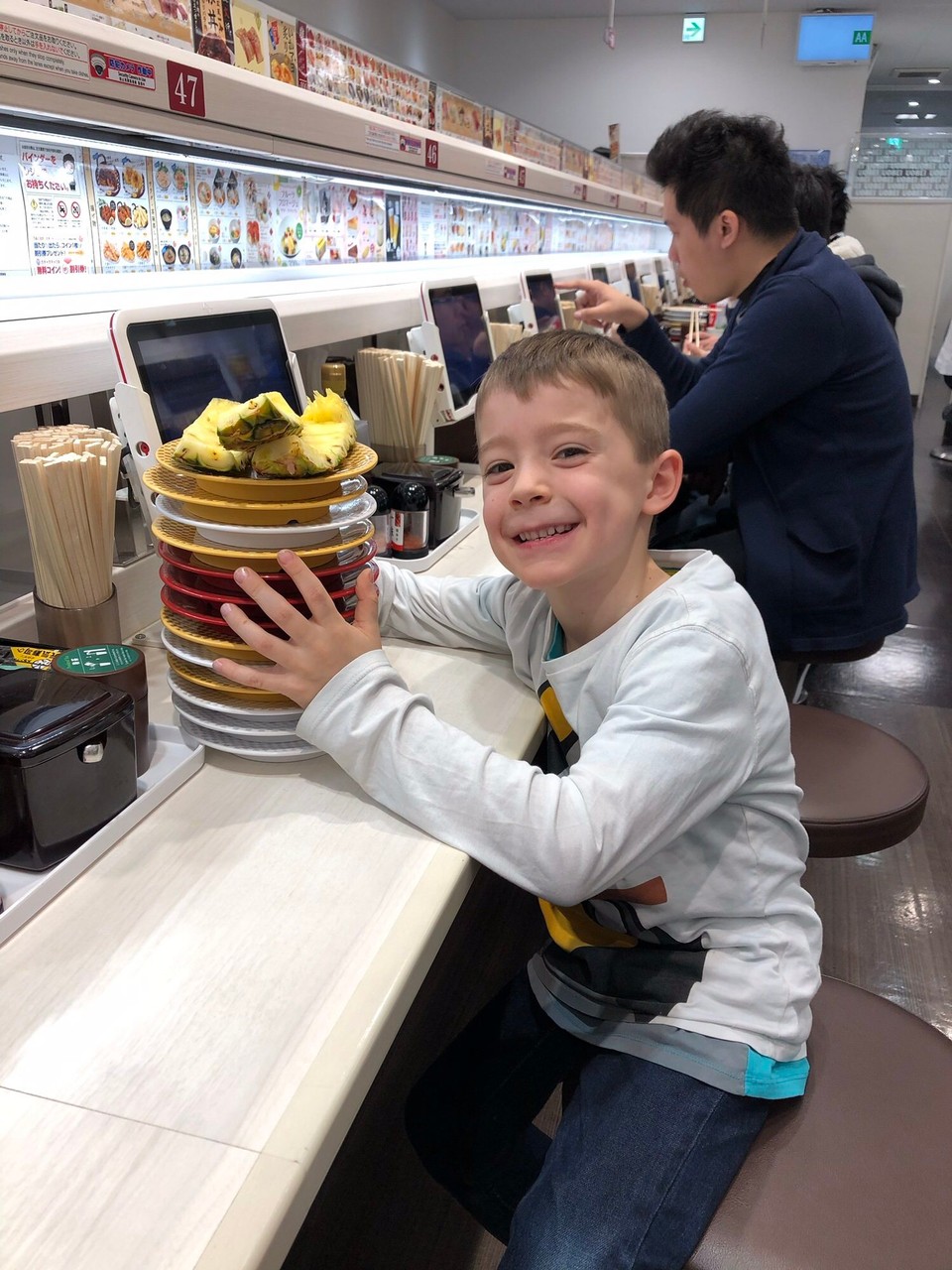 Japan - Shibuya-Ku - So viele Teller haben wir zu zweit bestellt.