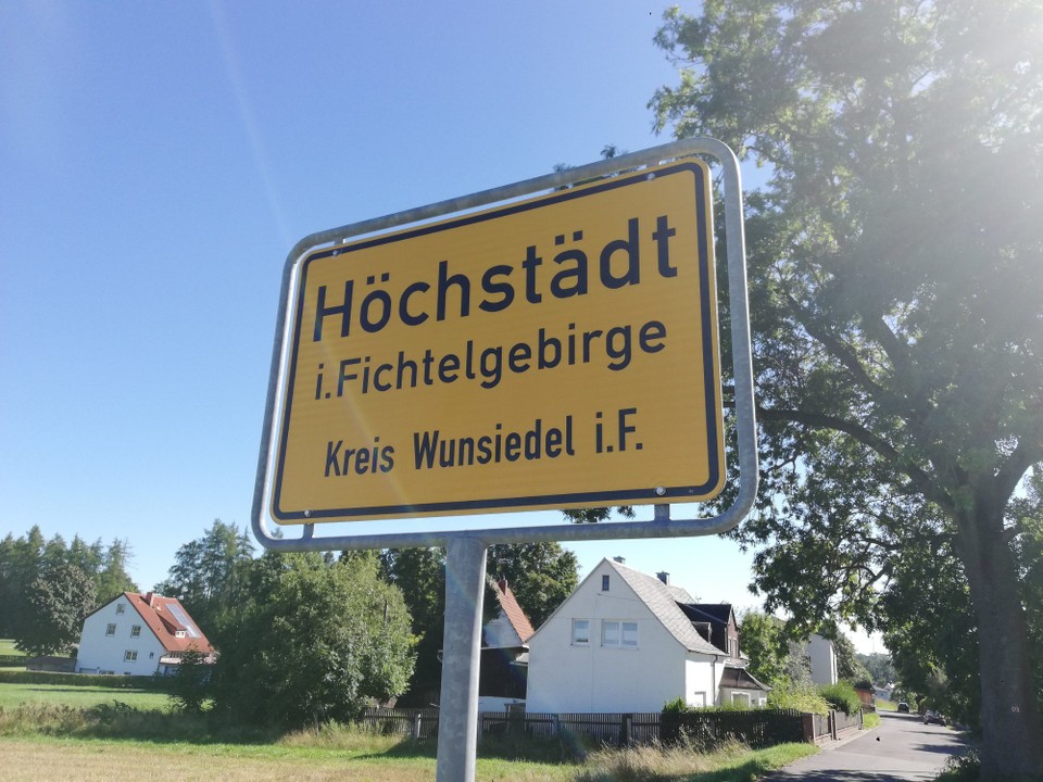 Deutschland - Höchstädt im Fichtelgebirge - Gleich da