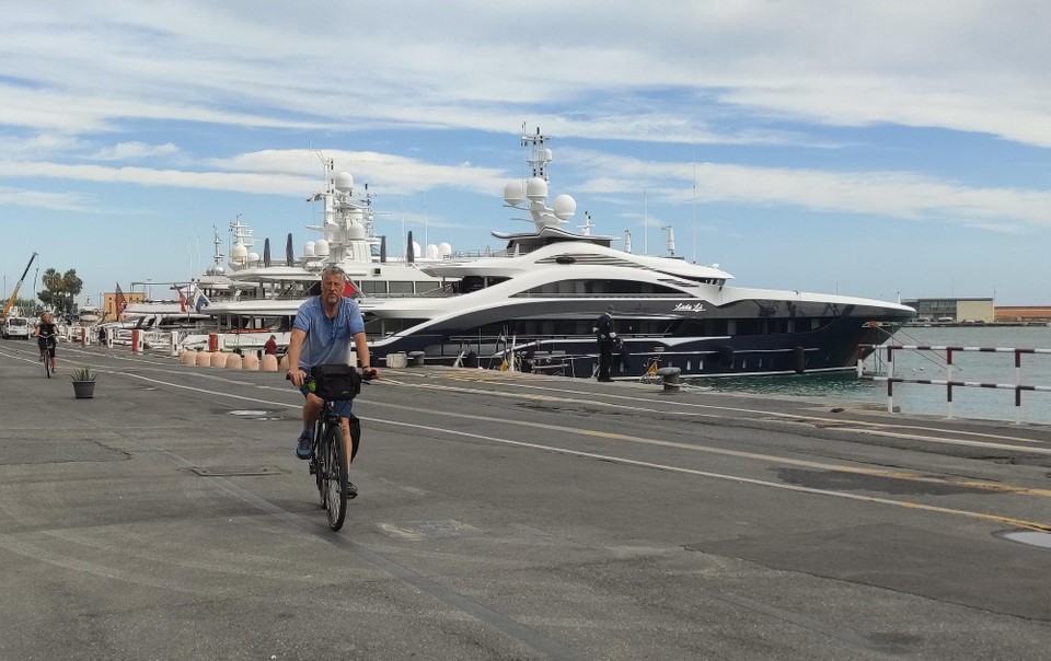 Italien - Cervo - große Yachten auch in Italien
