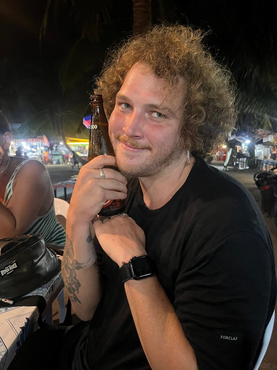 Philippines - Daanbantayan - French dive instructor with his strong beer