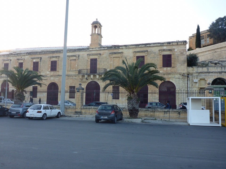 Malta - Valletta - Hafengelände-Endlch wieder einmal ein  toller Hafen und kein Industrielake