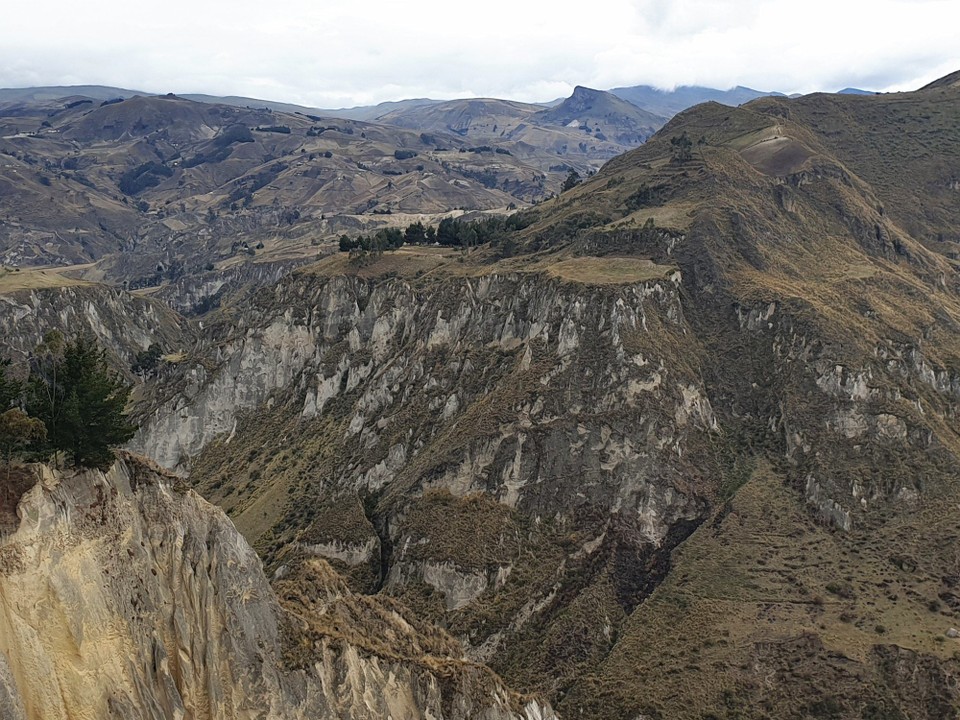 Ecuador - Quilotoa Lake - View on the way to Quilotoa Lake