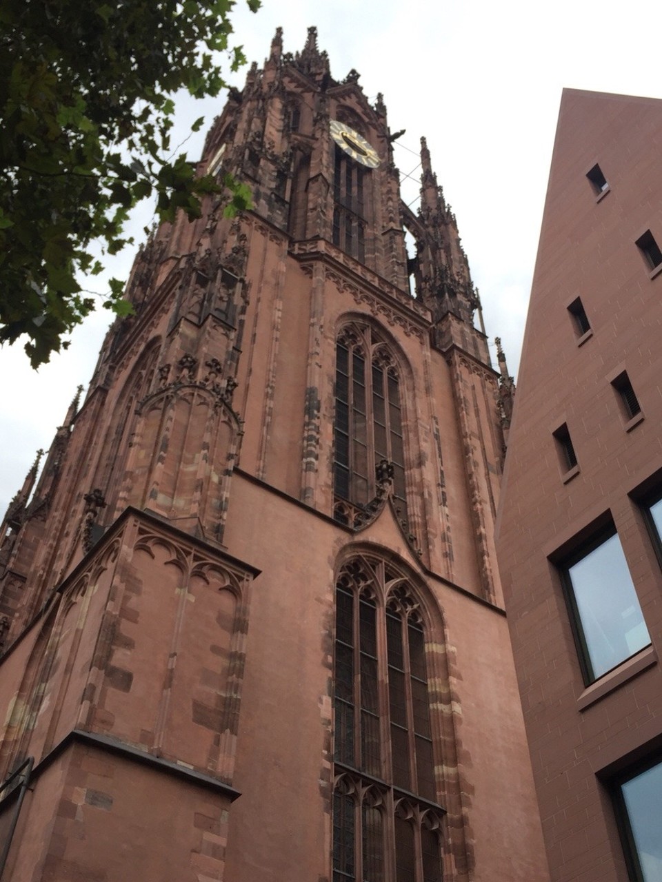 Deutschland - Frankfurt am Main - Dom aus dem 13.Jhd. Er  wurde mehrfach überbaut,