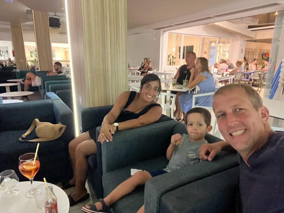 Spanien - Cap Formentor - Nach dem Powernap war dann aber wieder genügend Energie vorhanden um sich das Entertainmentprogramm im Hotel anzusehen.