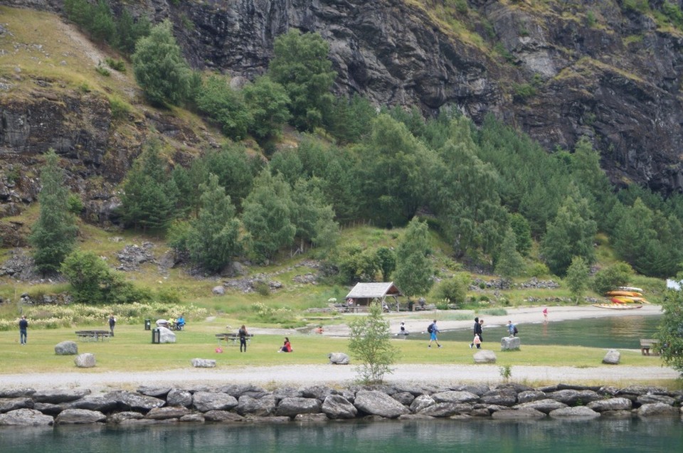 Norwegen - Flåm - Keiner Strand für Eisbader.