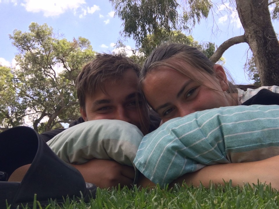 Australien - South Perth - Mittagsschlaf im Park ist einfach super finden wir!