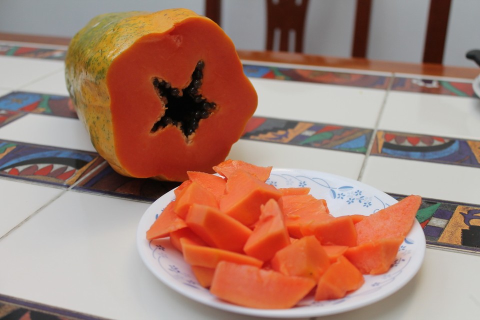 Colombia - Bogotá - Eine frische Papaya zum Frühstück =)