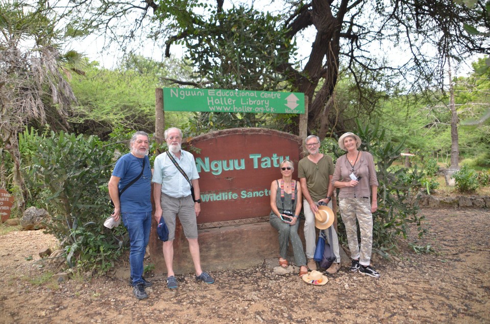 Kenia - Mombasa - an der Entree vum Nguuni Park