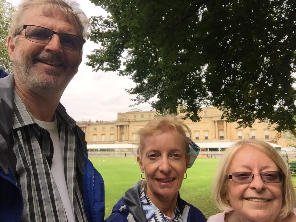  - United Kingdom, London - Buckingham Palace gardens. 