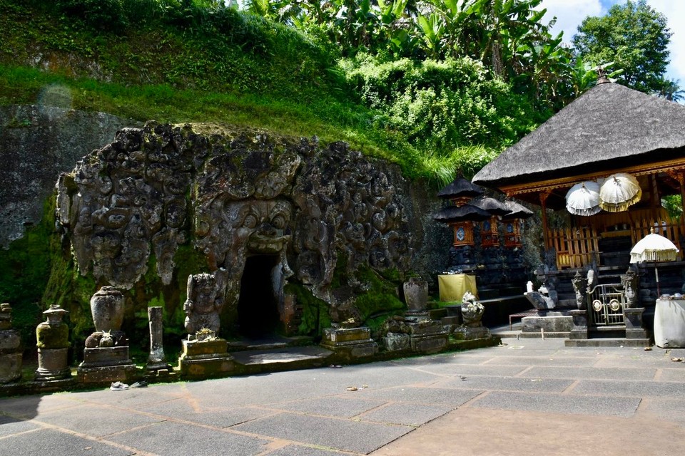 Indonesien - Bangli - Die Elefantenhöhle Goa Ga befindet sich  in der Nähe von Ubud. Es wurde im 9. Jahrhundert erbaut und diente als Heiligtum.