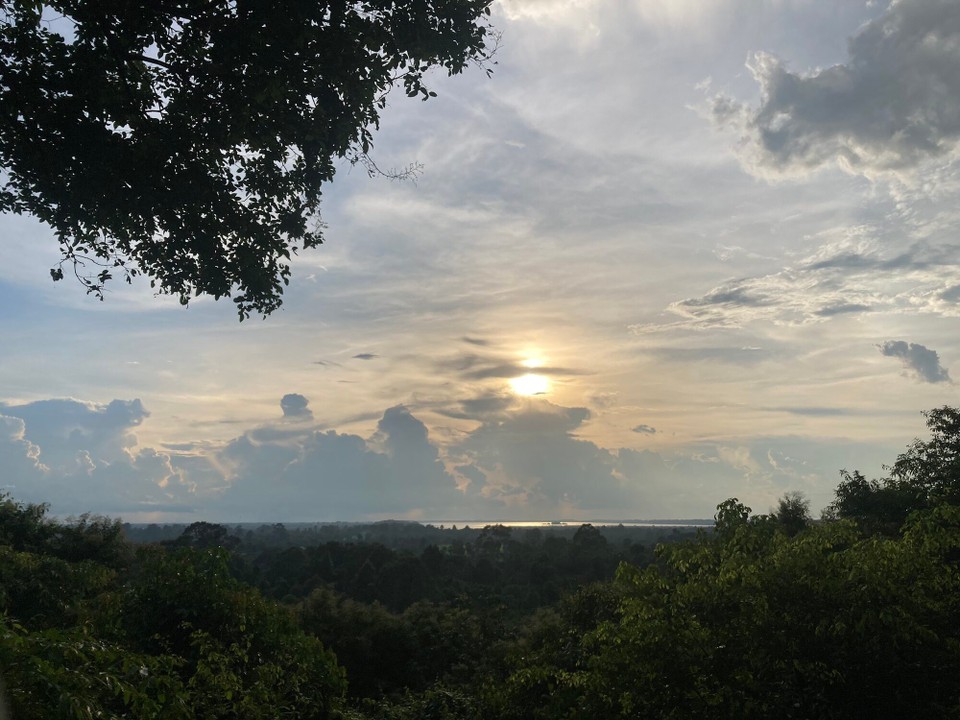 Kambodscha - Siem Reap - Für den Sonnenuntergang geht es noch weiter zum Phnom Bakheng