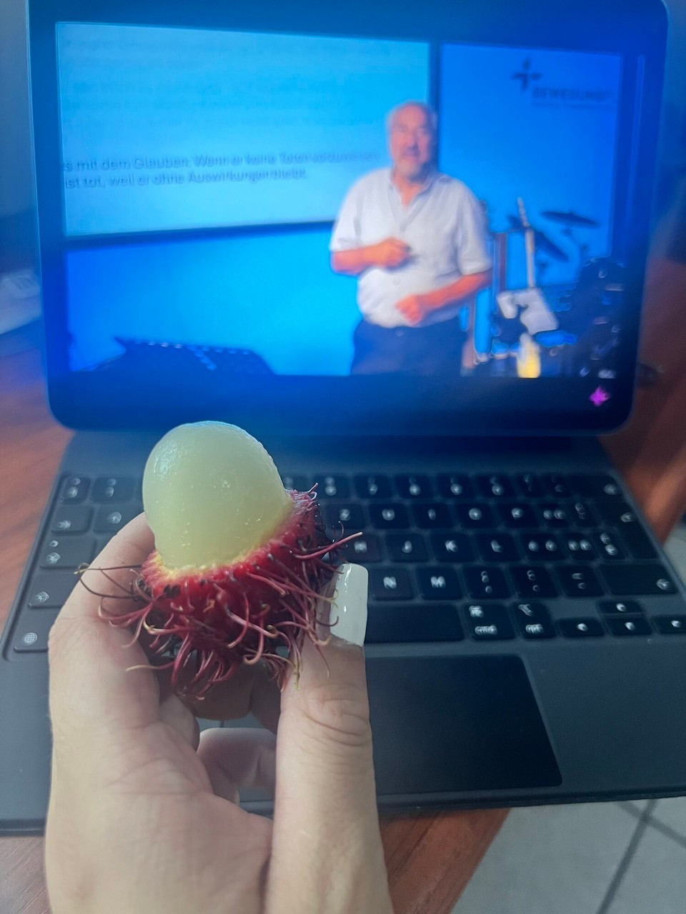 Costa Rica - San José - Und so hani denn de Gottesdienst us Entfelde denn no noche gluegt. 