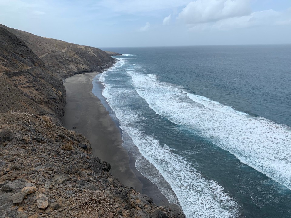 Cap-Vert -  - Plage de sable noir