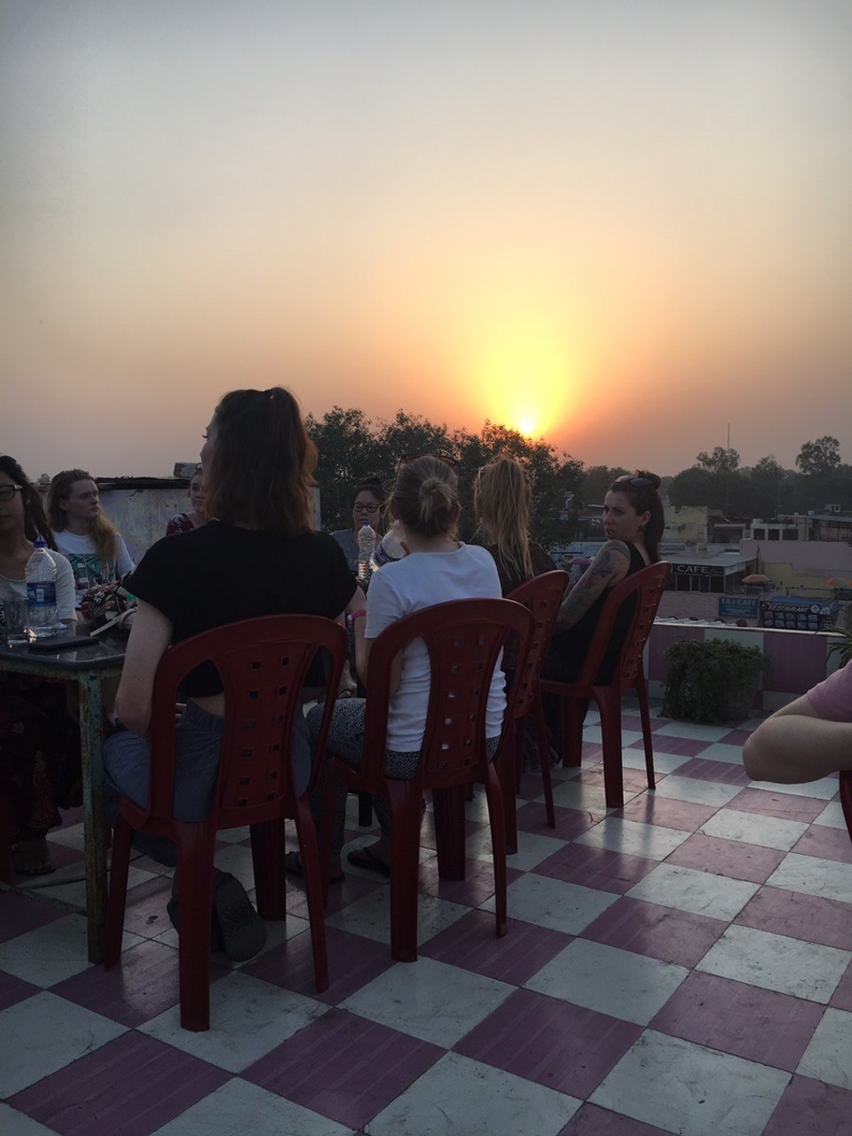Indien - Agra - Angekommen in Agra nach 5 stündiger Zugfahrt 