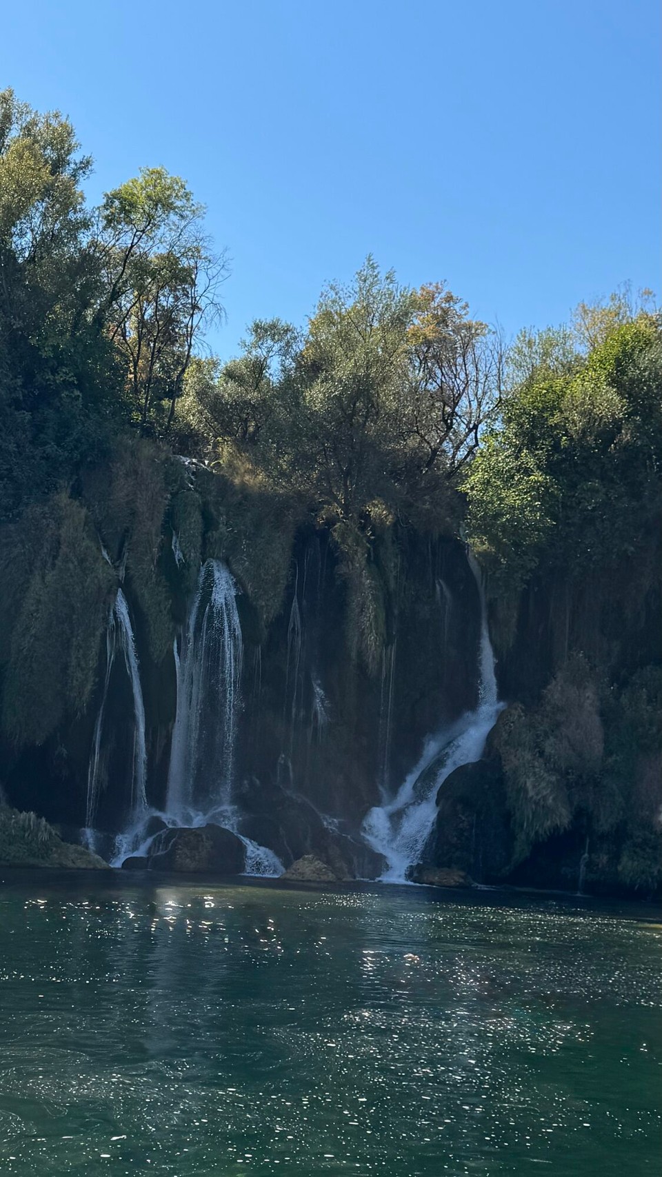 Bosnien und Herzegowina - Grad Trebinje - Der Fluss Trebižat stürzt hier über einen 120 m breiten Hang zwischen 26 und 28 Metern in die Tiefe.